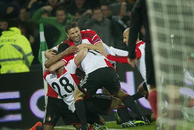 反常表现并 反常表现并