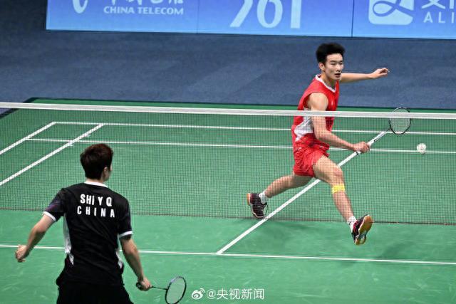 分道扬镳的 分道扬镳的