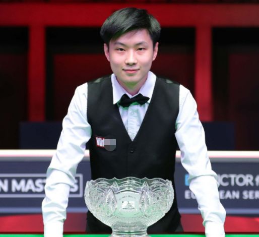 伯恩利锋线 伯恩利锋线